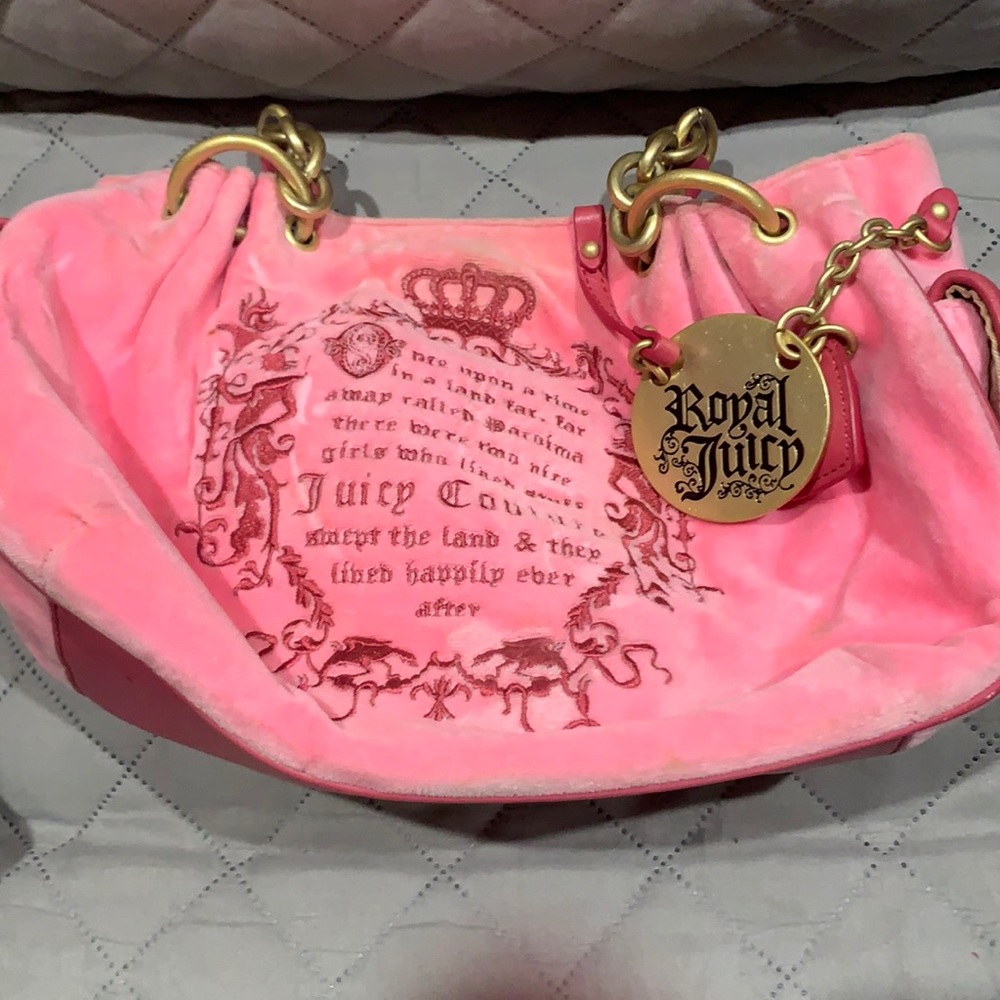 New juicy couture purse. Only used once